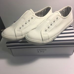 Crown & Ivy white shoes size 8